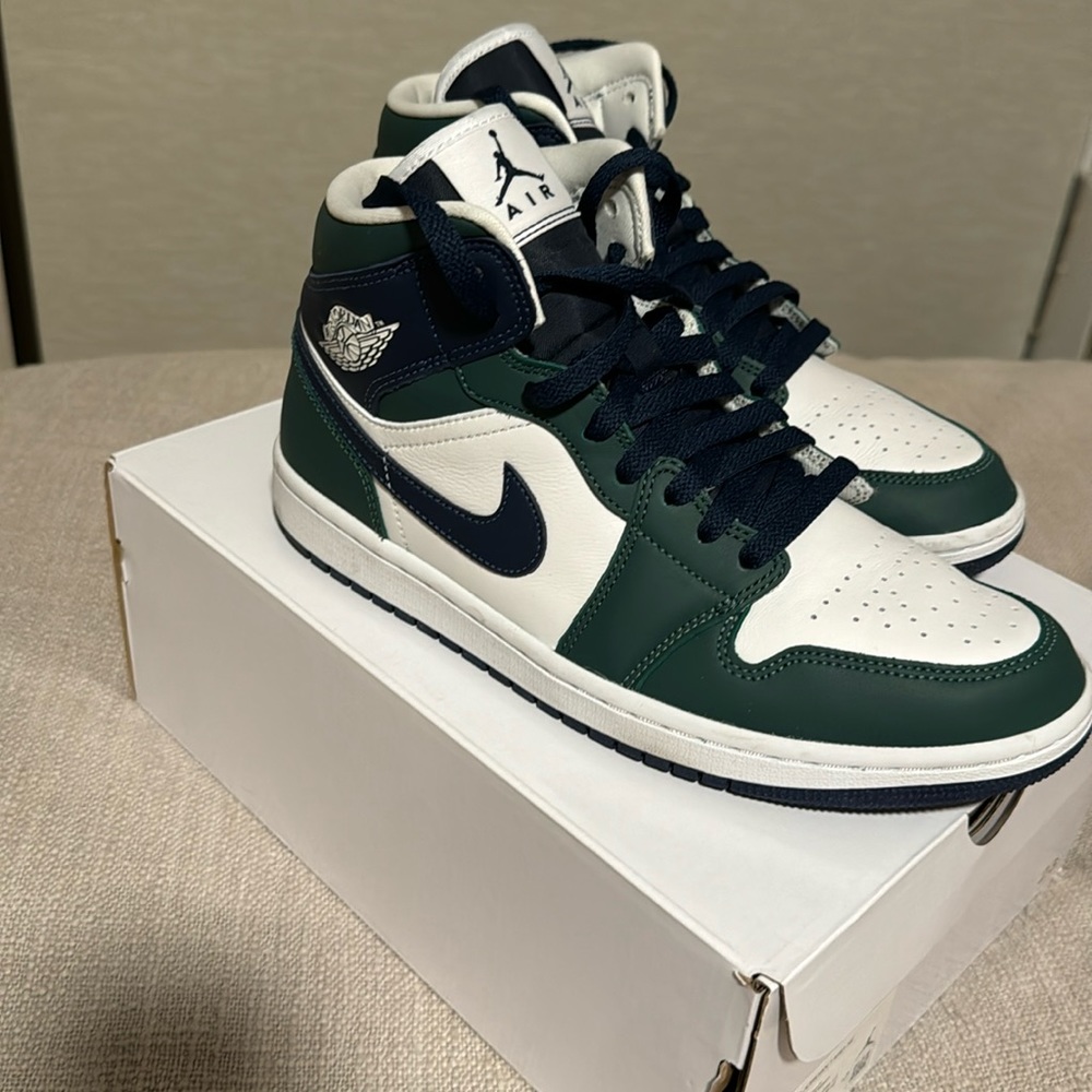 Air Jordan 1 Mid